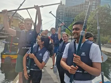 Social-Groups-Paddleboarding-London PXL_20240813_185313129